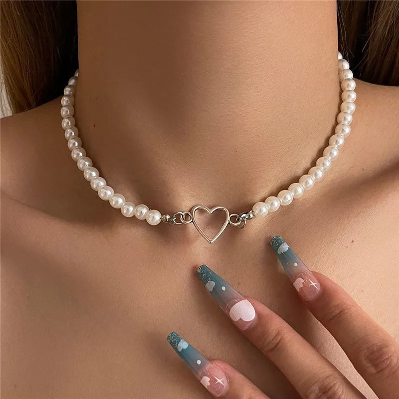 Trendy Love Heart Pearl Choker Necklace Female Personality Party Fashion Clavicle Collier Accessories Colar Perlas Collar Gift